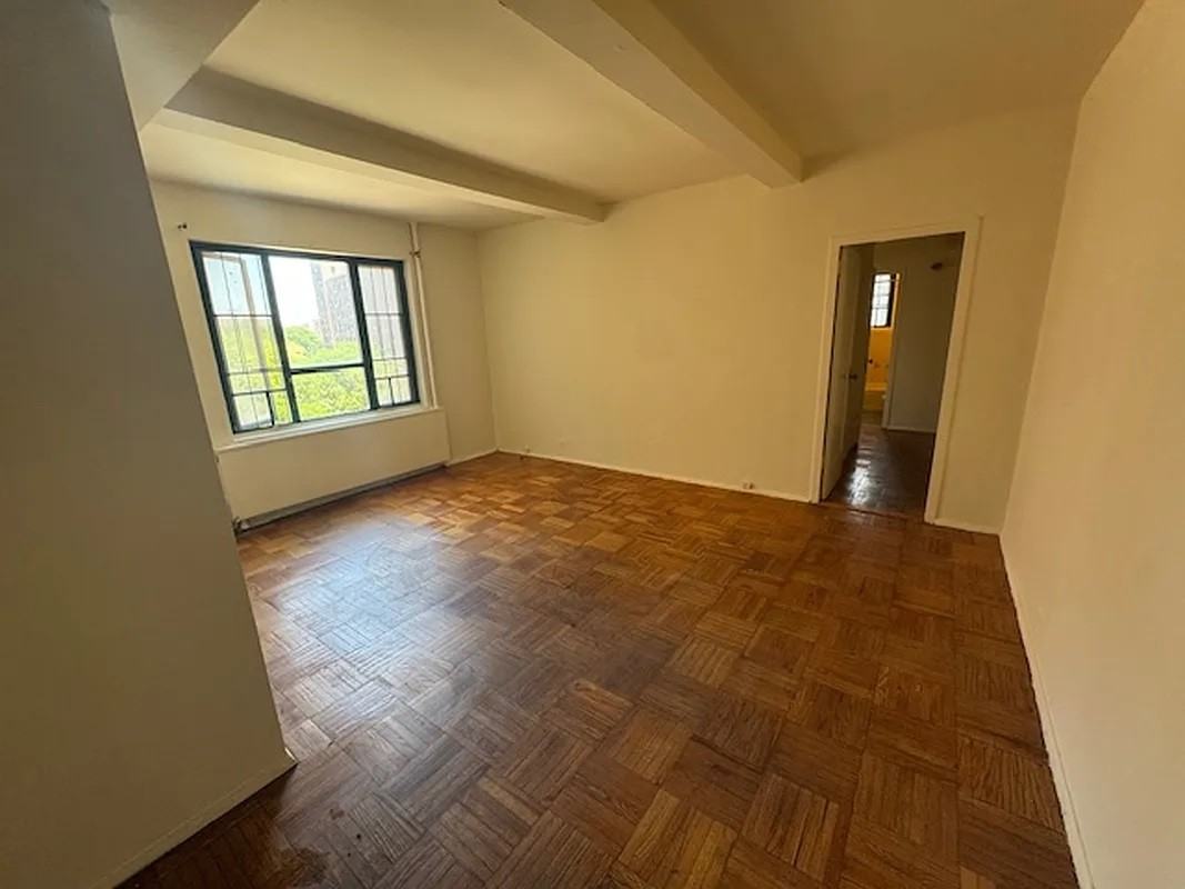 1439 Metropolitan Ave #5H - Photo 6 of 8