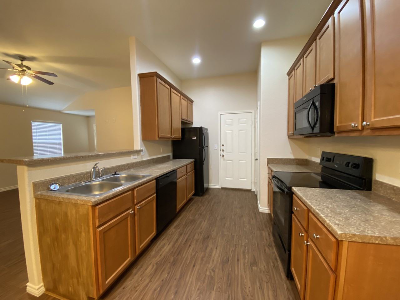 1222 Orange St - Photo 4 of 10