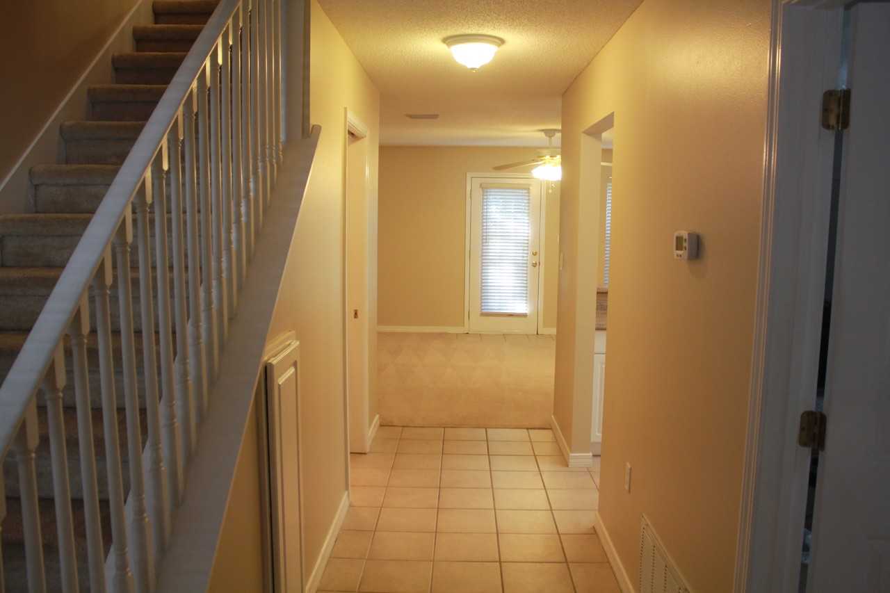 976 Scenic Oak Ln - Photo 2 of 20