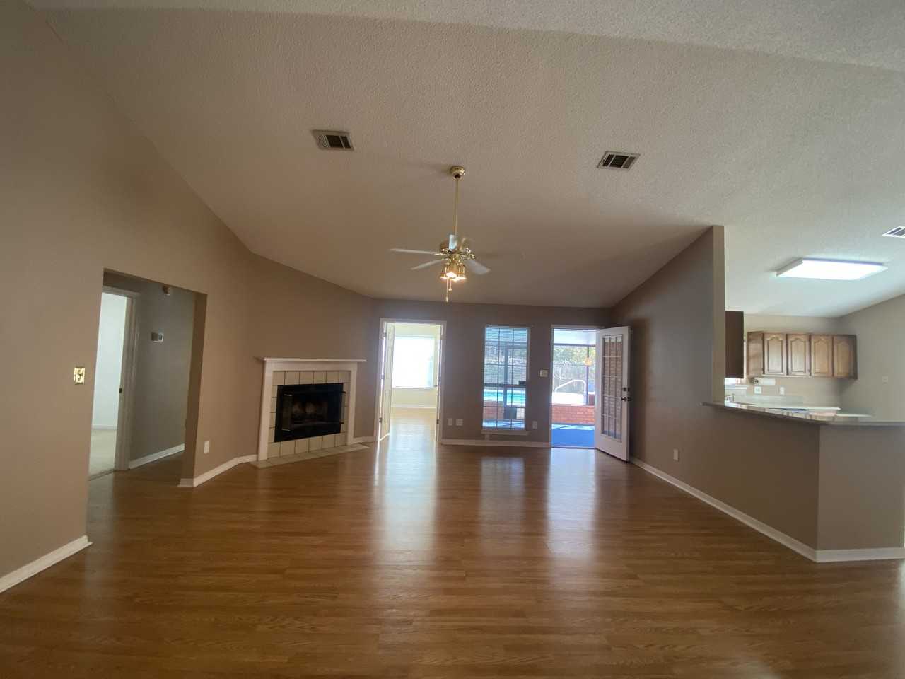 4032 Leesway Cir - Photo 4 of 33