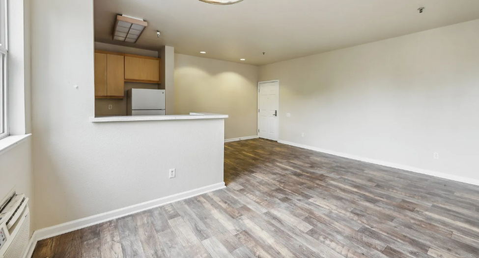 2555 Alum Rock Ave - Photo 3 of 7