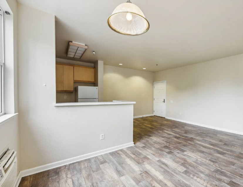 2555 Alum Rock Ave - Photo 4 of 7