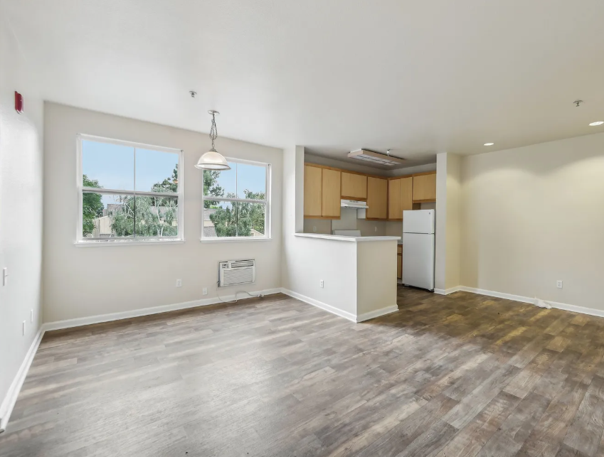 2555 Alum Rock Ave - Photo 5 of 7