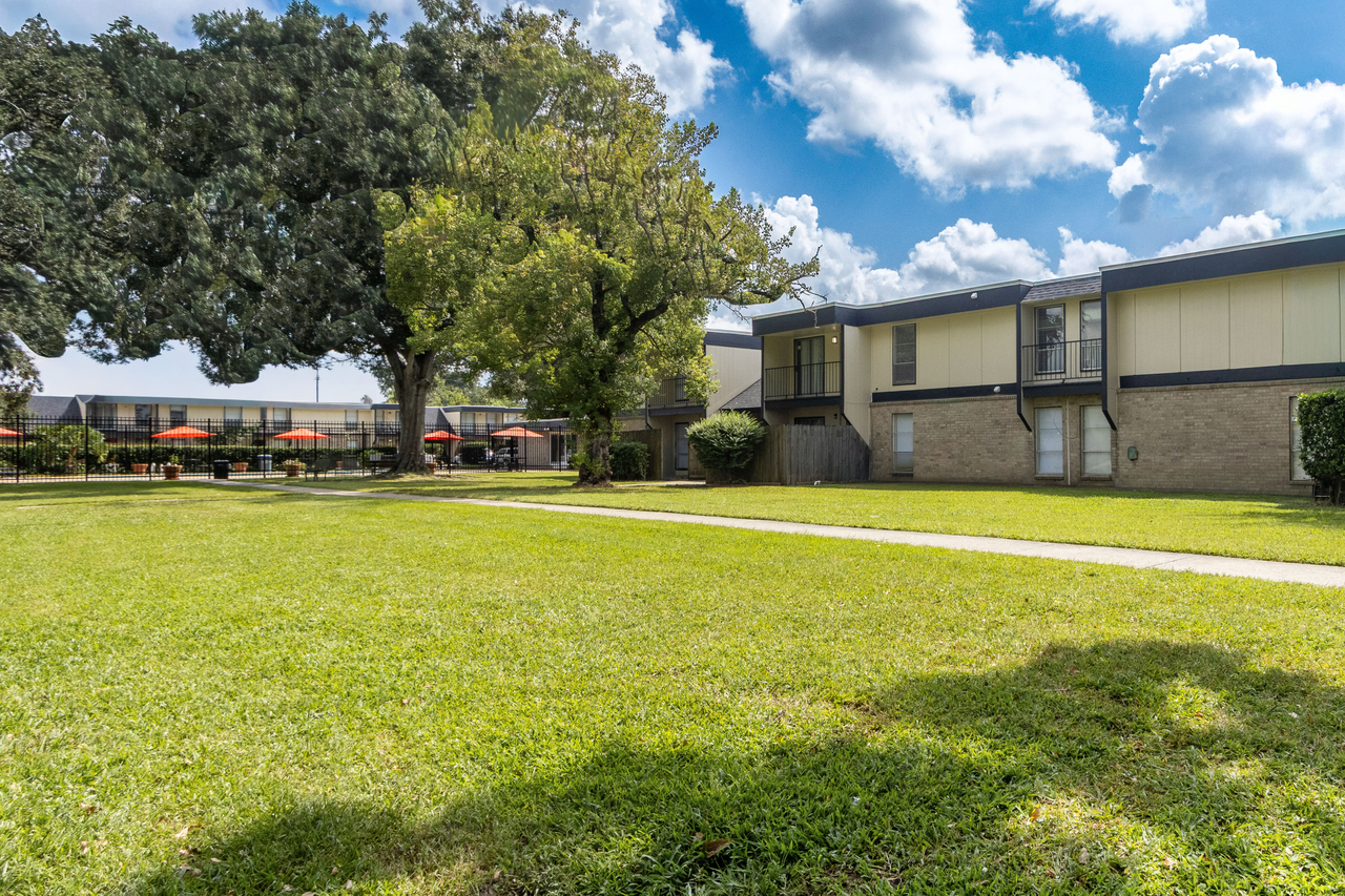 Acadia Park Apartments - Photo 2 of 35