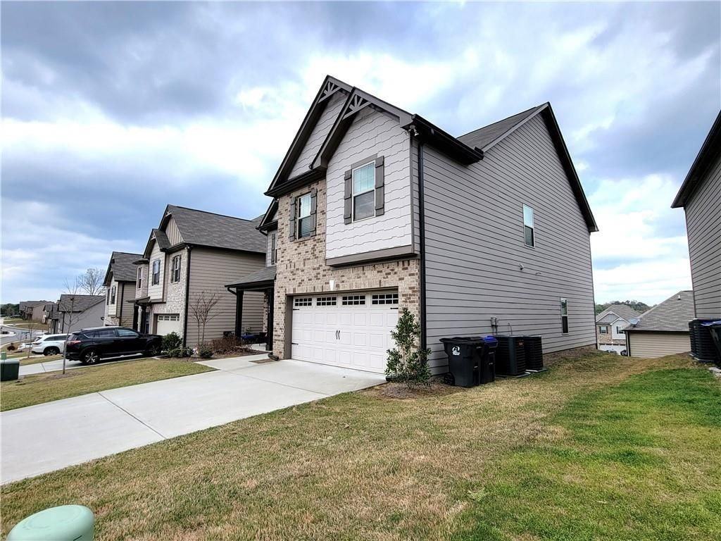 1866 Castleberry Ln - Photo 2 of 33