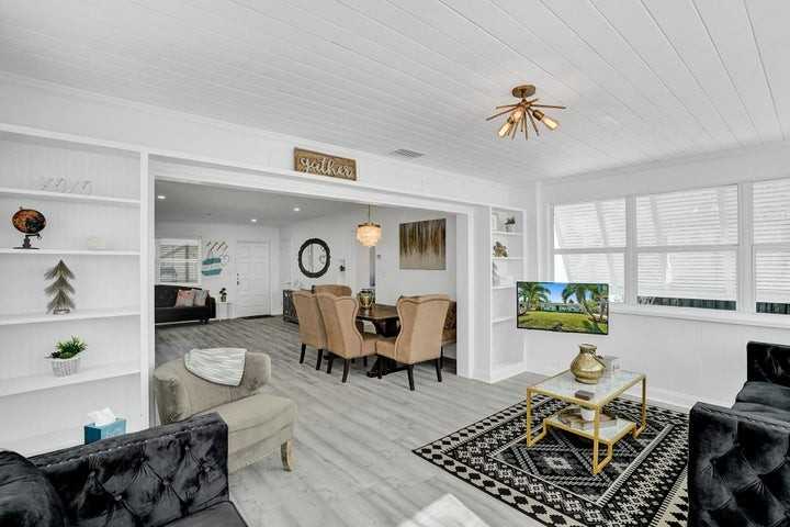 14 South Swinton Circle - Photo 6 of 8