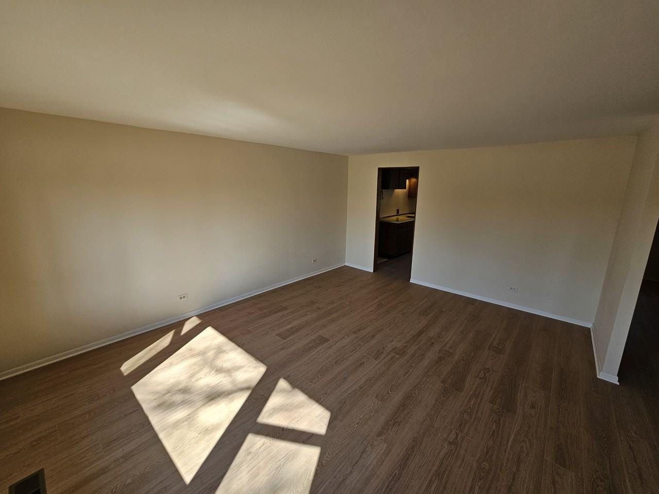 1828 Cannon Ct - Photo 3 of 18