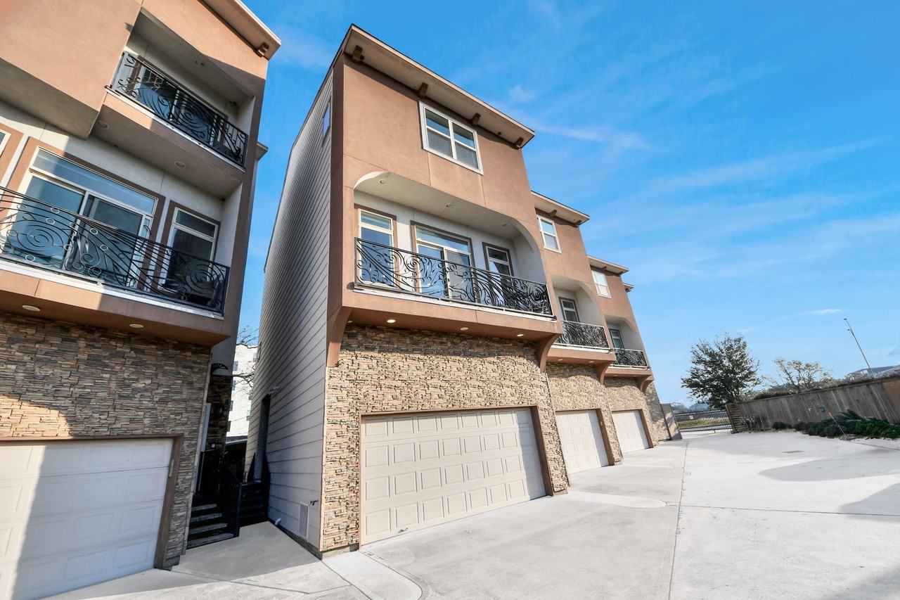 146 Carson Ct - Photo 4 of 38