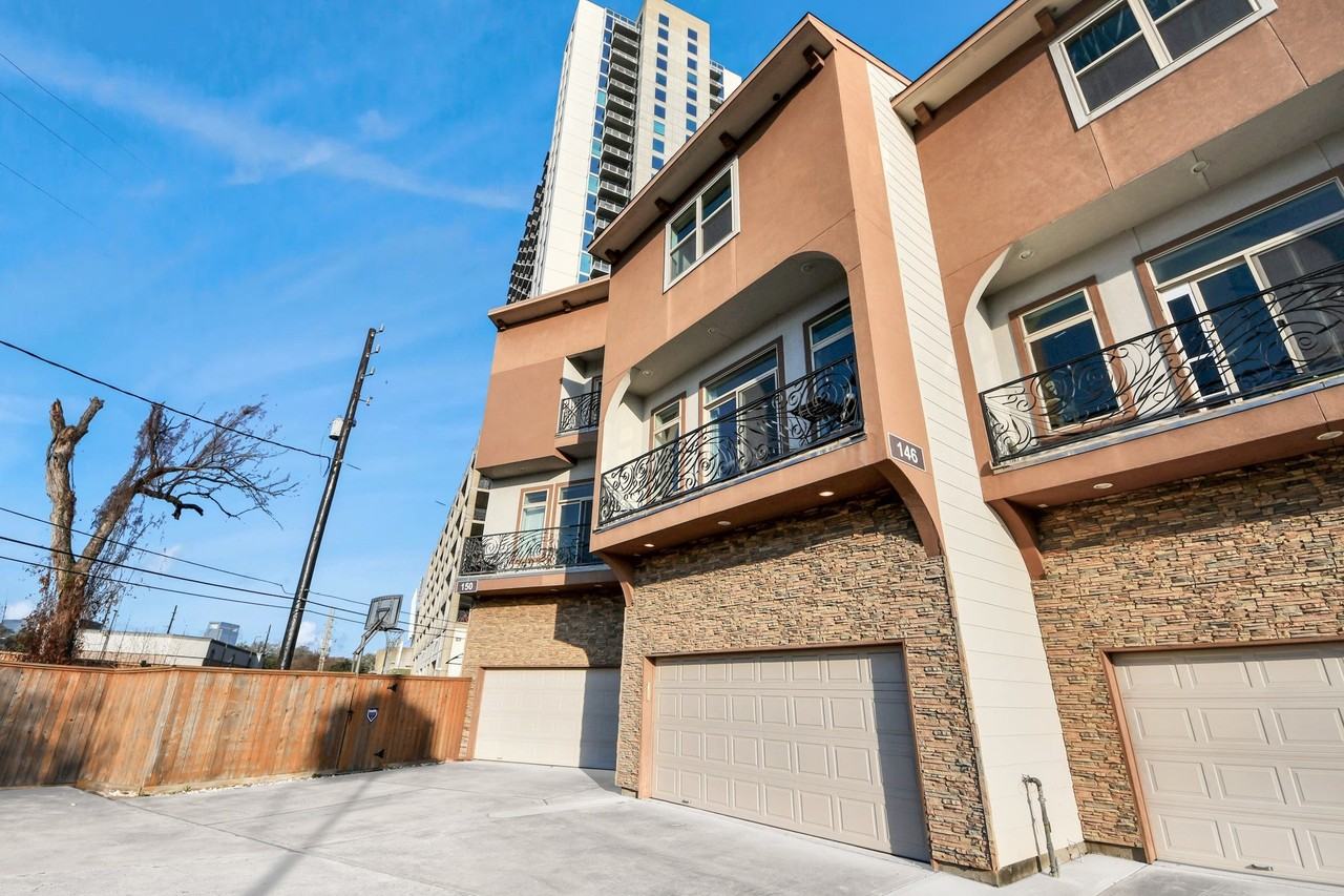 146 Carson Ct - Photo 5 of 38