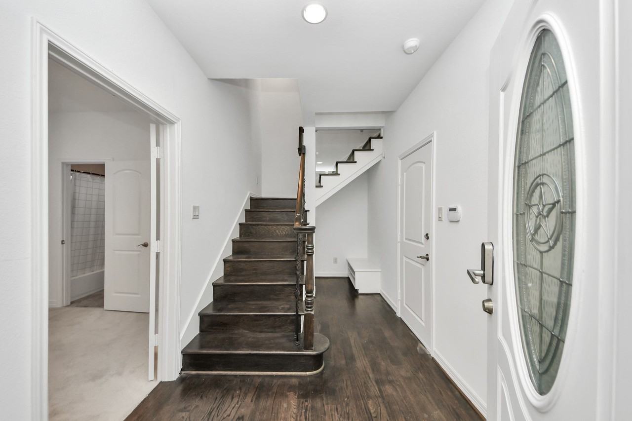 146 Carson Ct - Photo 6 of 38