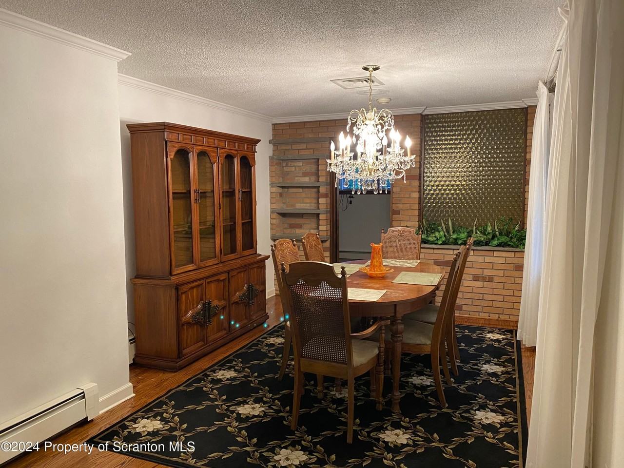 1833 S Webster Ave - Photo 4 of 16