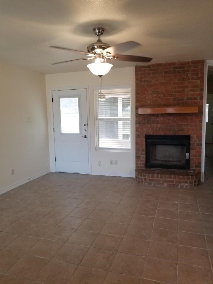 7302 Ne Loop 820 - Photo 6 of 15