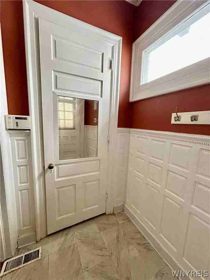 38 Oakland Pl - Photo 4 of 31