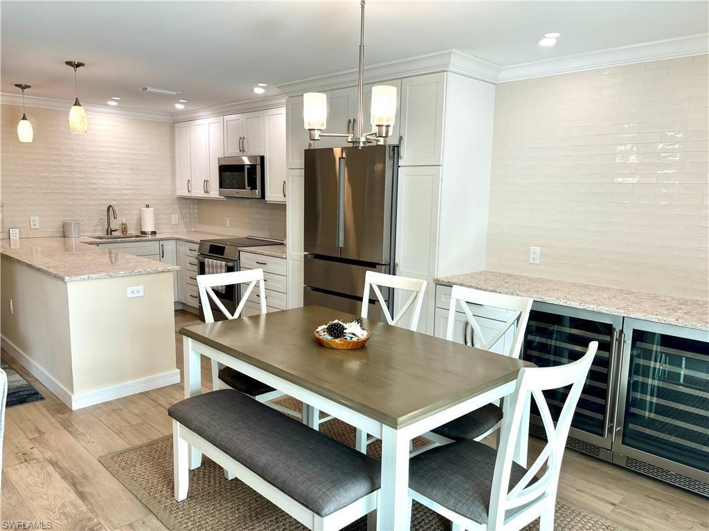 1435 Curlew Ave - Photo 4 of 19