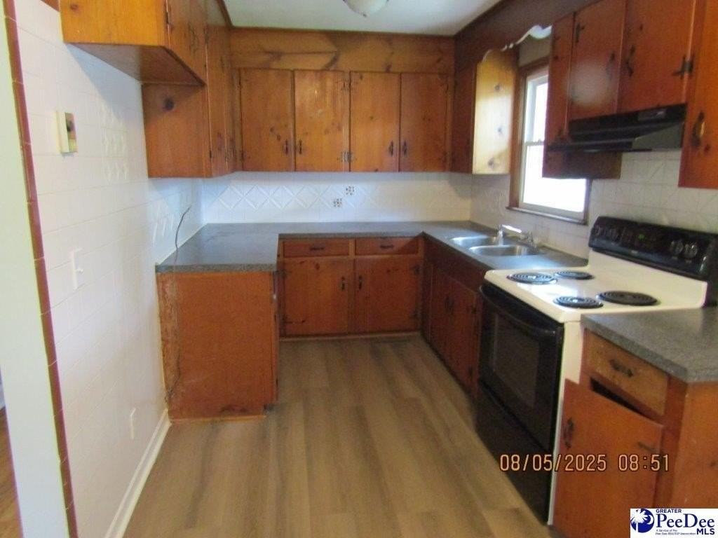 1743 Williamsburg Cir - Photo 5 of 13