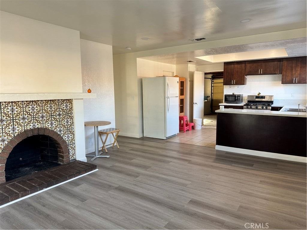 1285 E Kingsley Ave - Photo 7 of 23