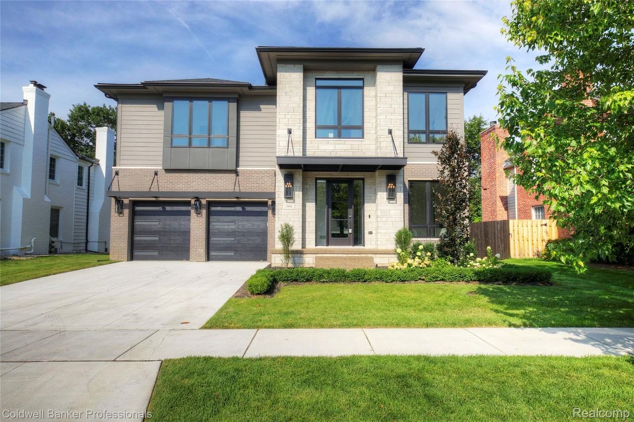 394 S Glenhurst Dr - Photo 2 of 50