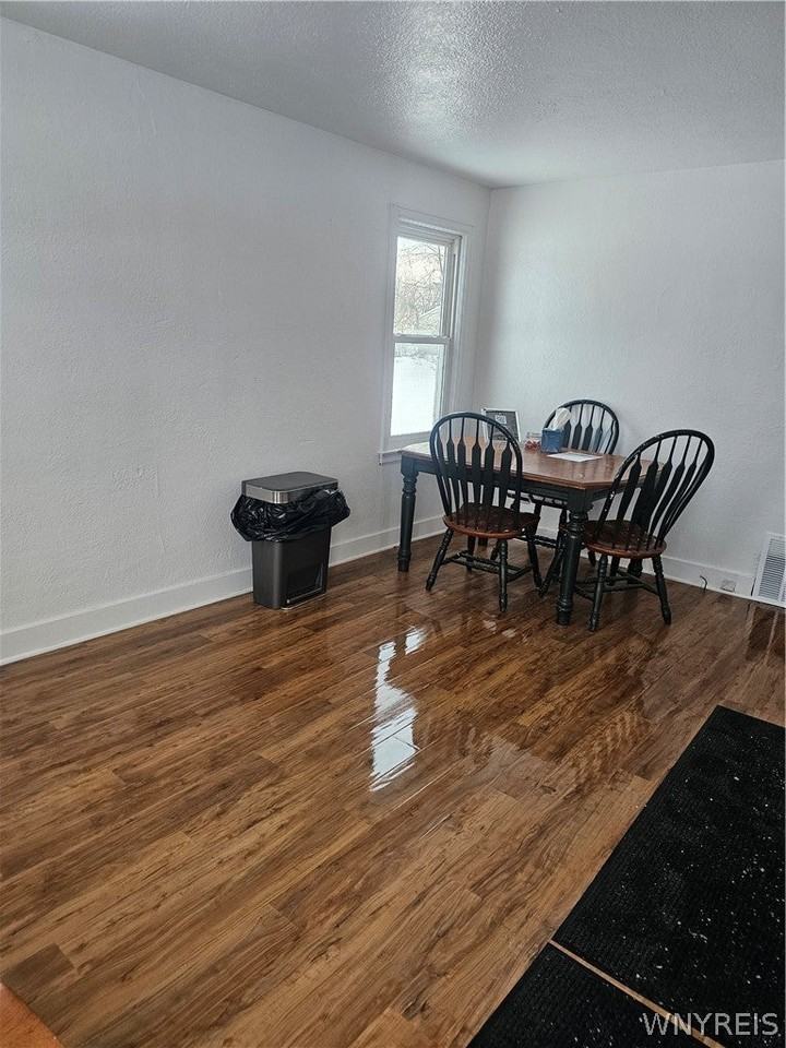 2003 Virginia Ave - Photo 4 of 10