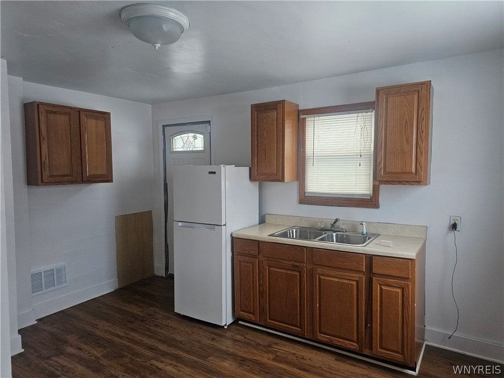 2003 Virginia Ave - Photo 5 of 10