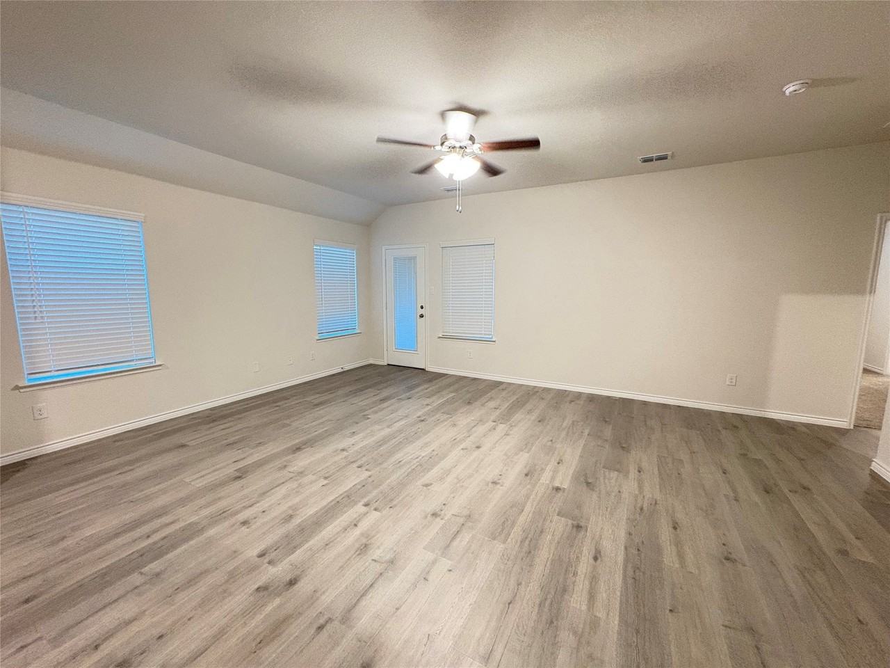 10120 High Grade Dr - Photo 4 of 9