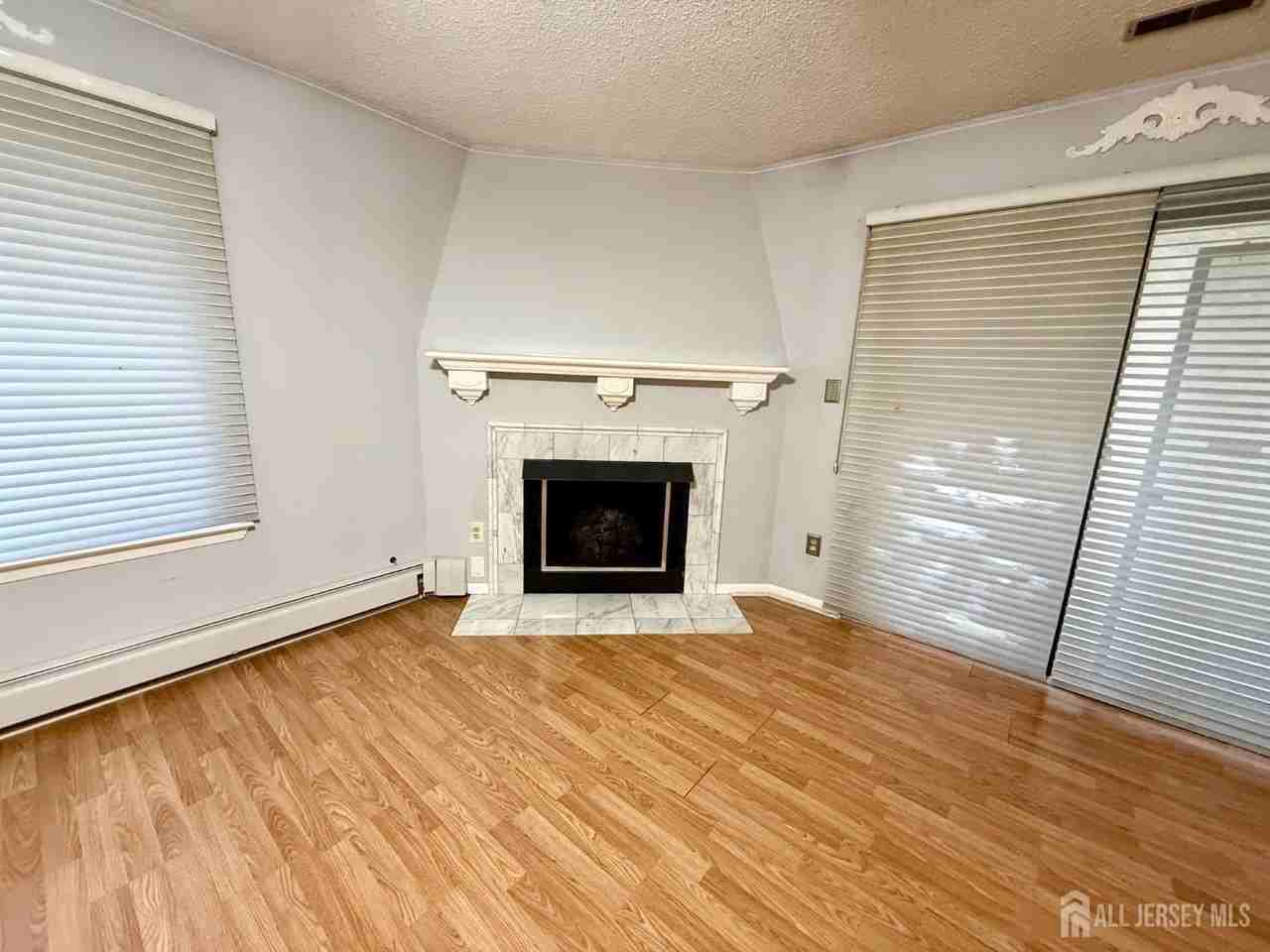 1 Carriage Pl - Photo 2 of 19