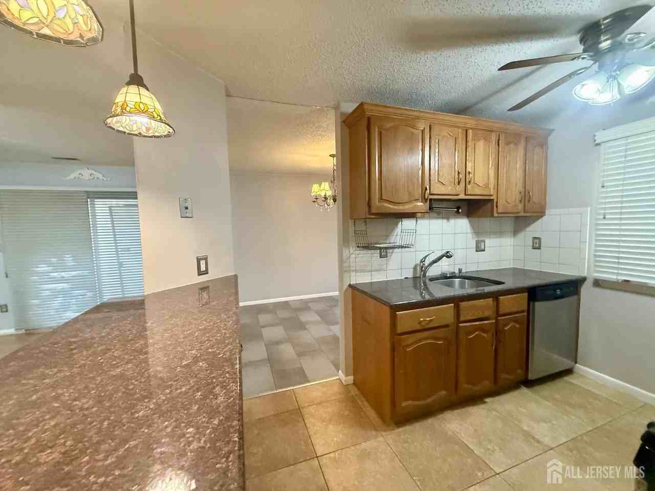 1 Carriage Pl - Photo 4 of 19