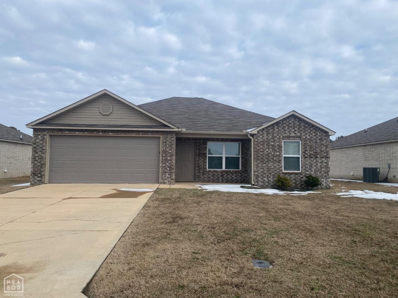 3714 Keeneland Dr