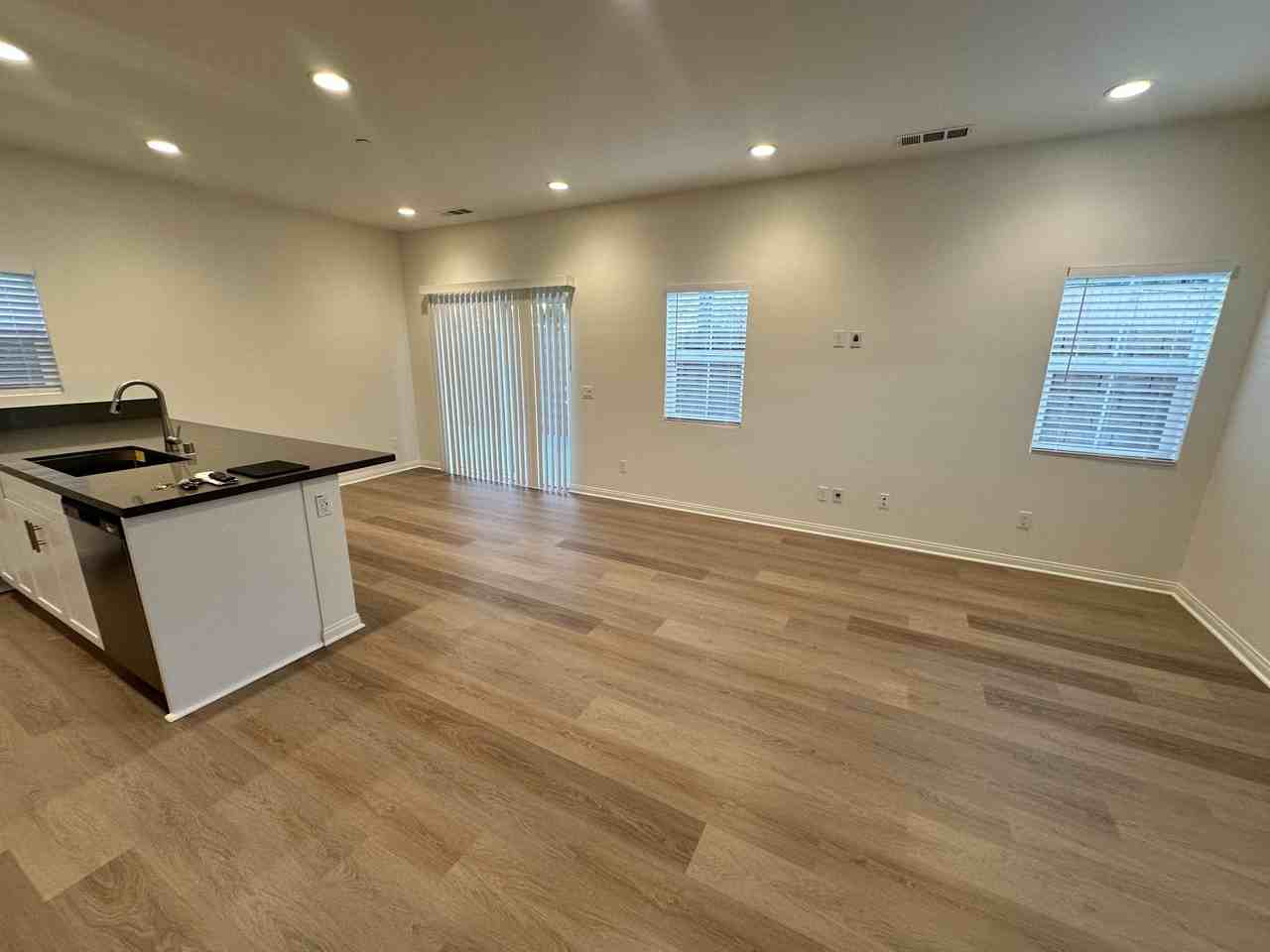 176 N Sutter Ave #1 - Photo 4 of 11