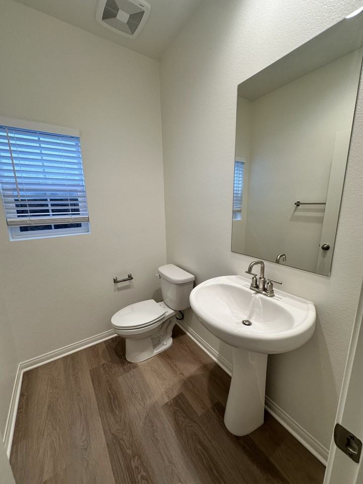 176 N Sutter Ave #1 - Photo 6 of 11