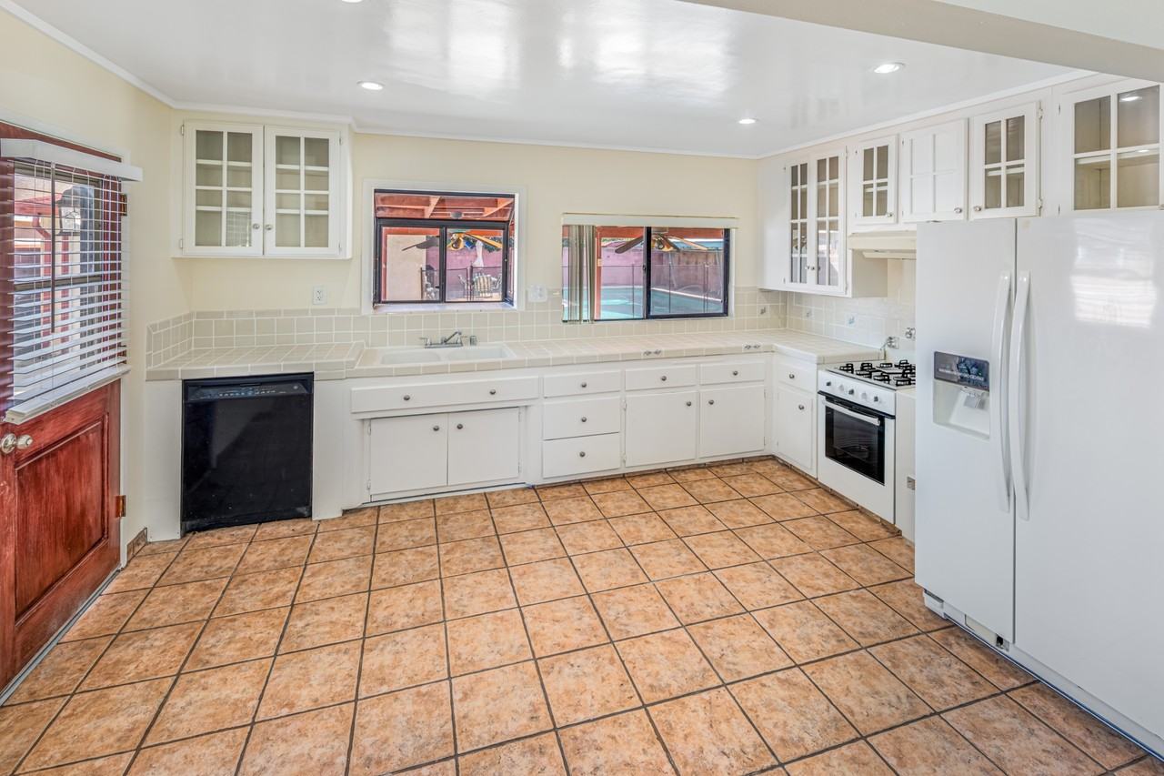 1618 S Meeker Ave #1 - Photo 4 of 17