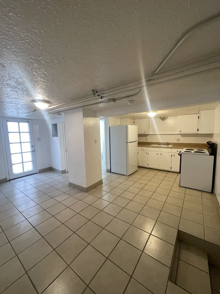 1517 1/2 Gold Ave Se #1517-1-2 - Photo 2 of 20