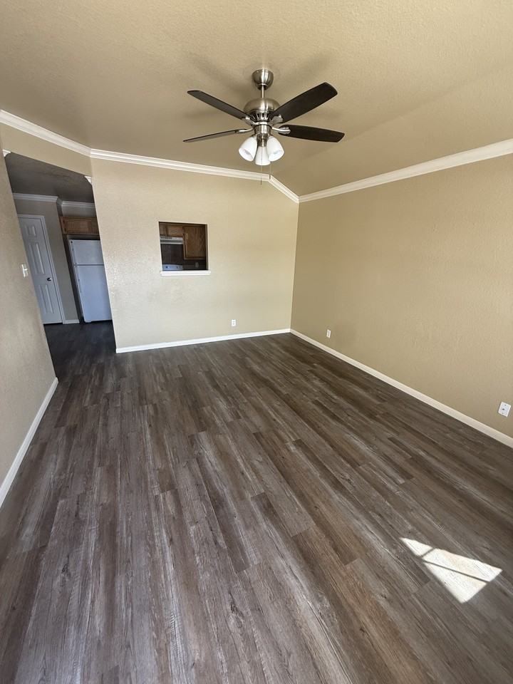 1403 Powder River Dr #B - Photo 2 of 14