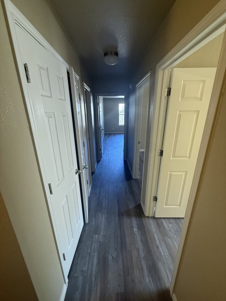 1403 Powder River Dr #B - Photo 5 of 14