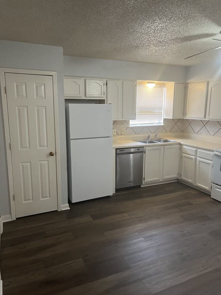 4105 Koala Dr #1 - Photo 4 of 13