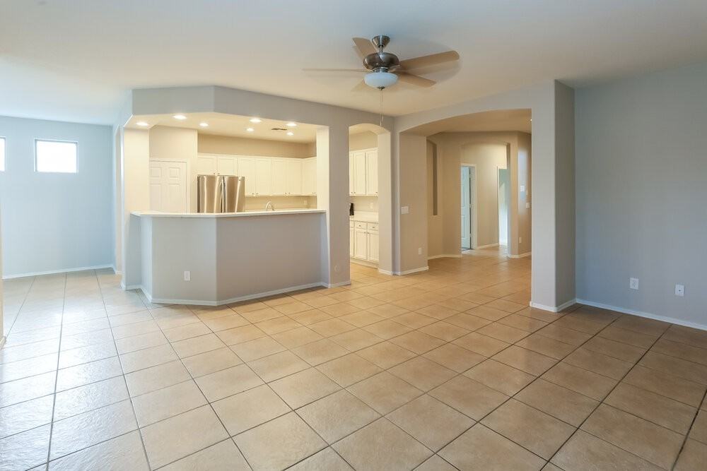 6531 S 17th Ave - Photo 4 of 16