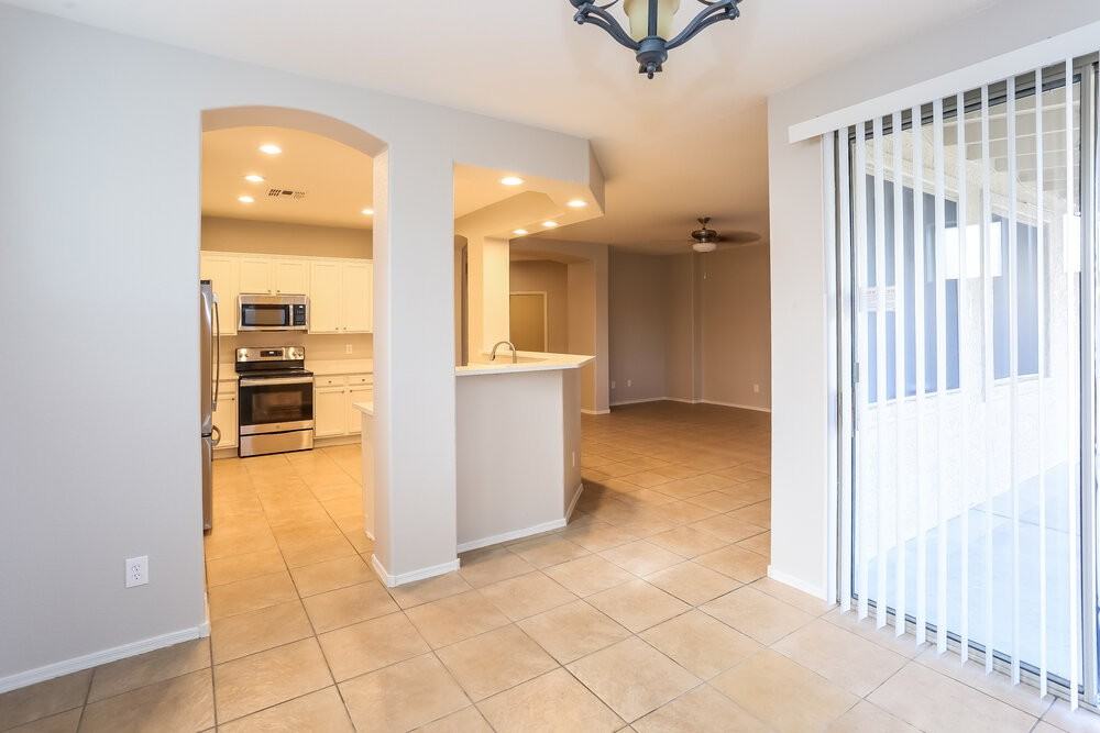 6531 S 17th Ave - Photo 5 of 16