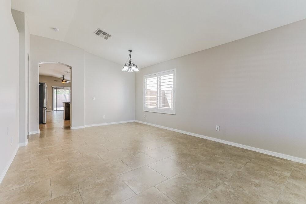 33554 N Cobble Stone Dr - Photo 3 of 16