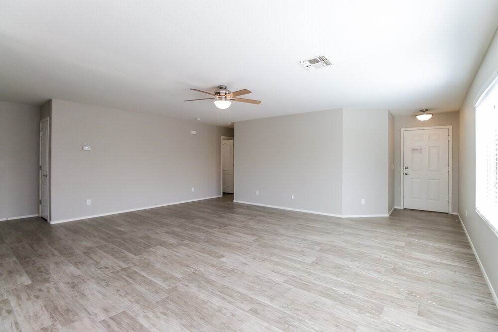 16071 W Adams St - Photo 3 of 16