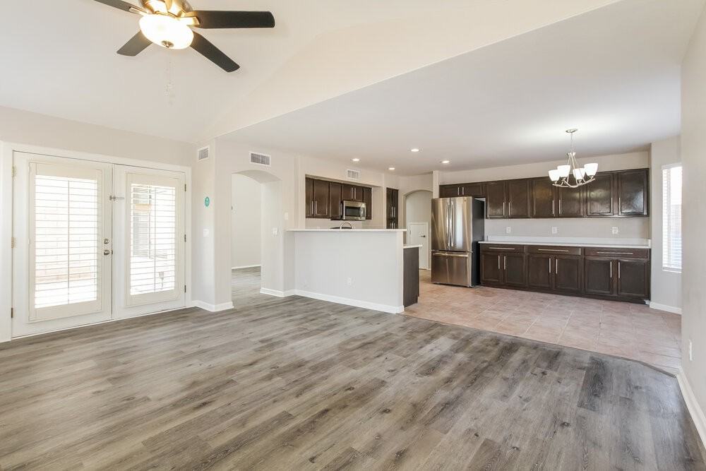 4039 W Salter Dr - Photo 7 of 17