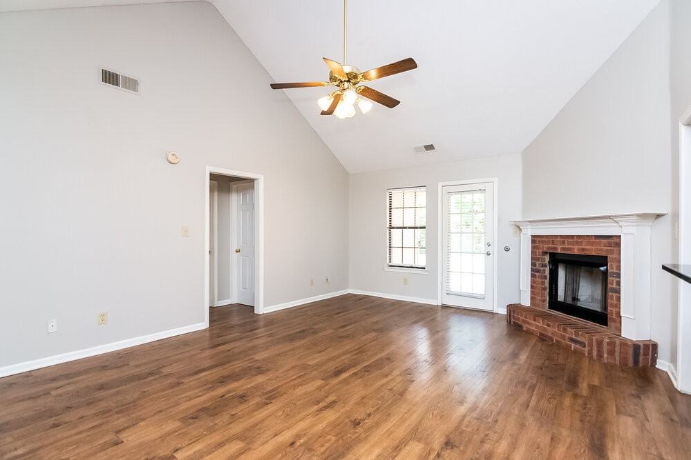 10824 Ridgefield Dr - Photo 3 of 15