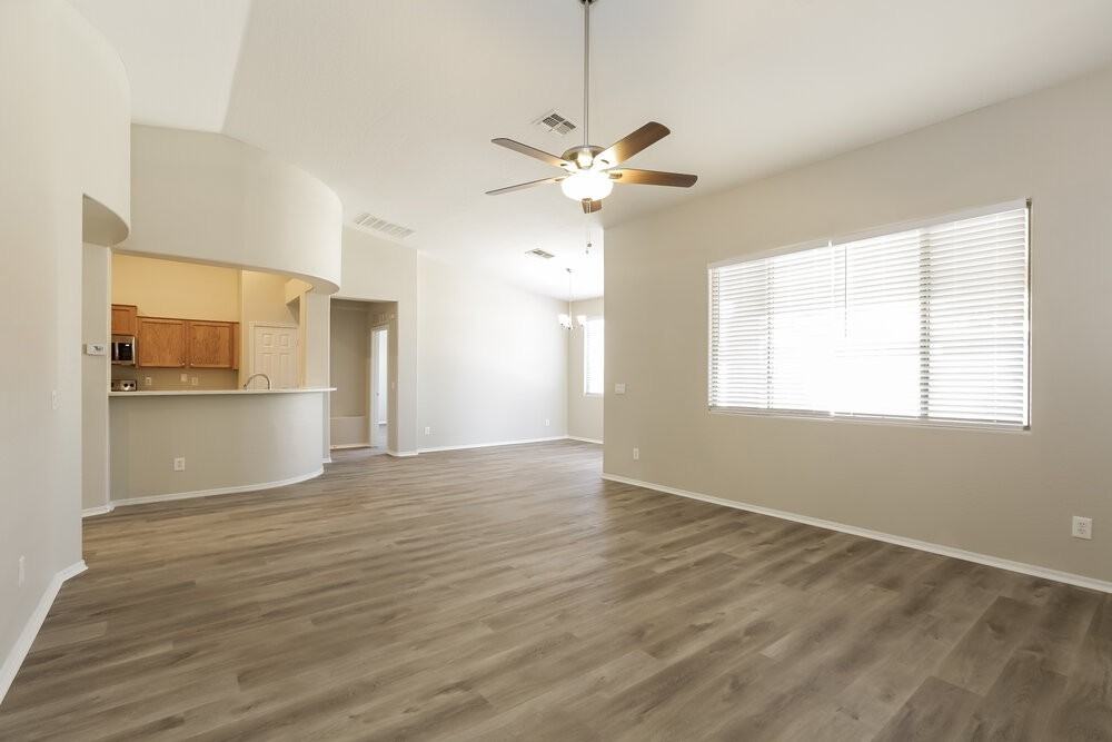 7308 W Superior Ave - Photo 6 of 16