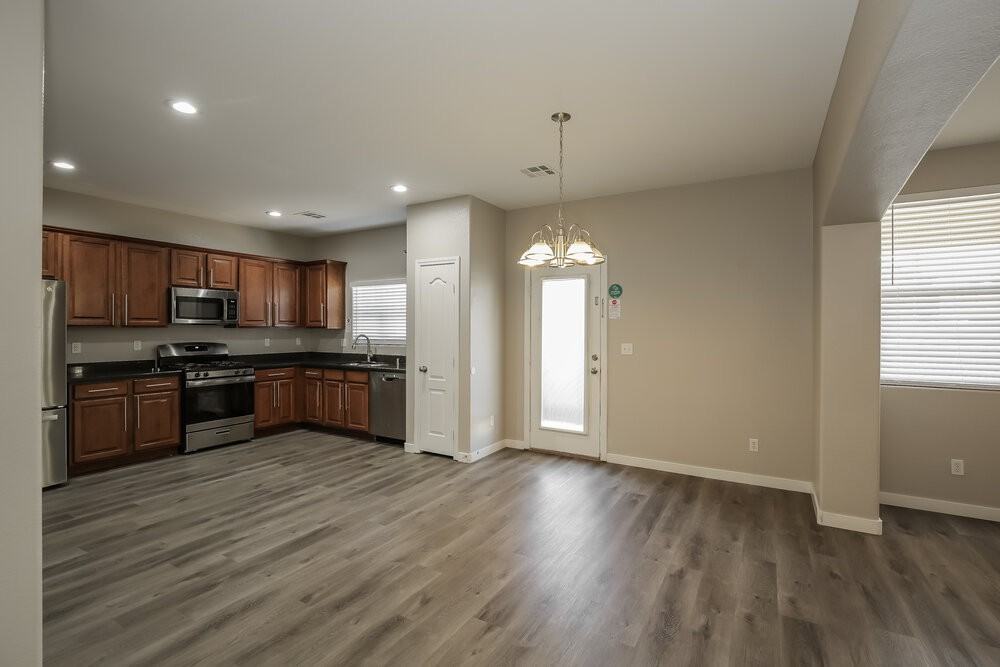 1081 Crescent Falls St - Photo 7 of 17