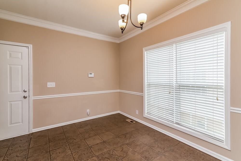 2137 Aberdeen Cir - Photo 4 of 17