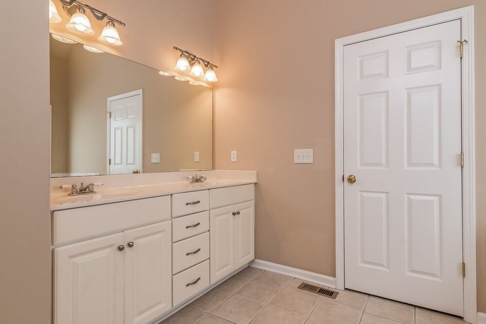 2137 Aberdeen Cir - Photo 7 of 17