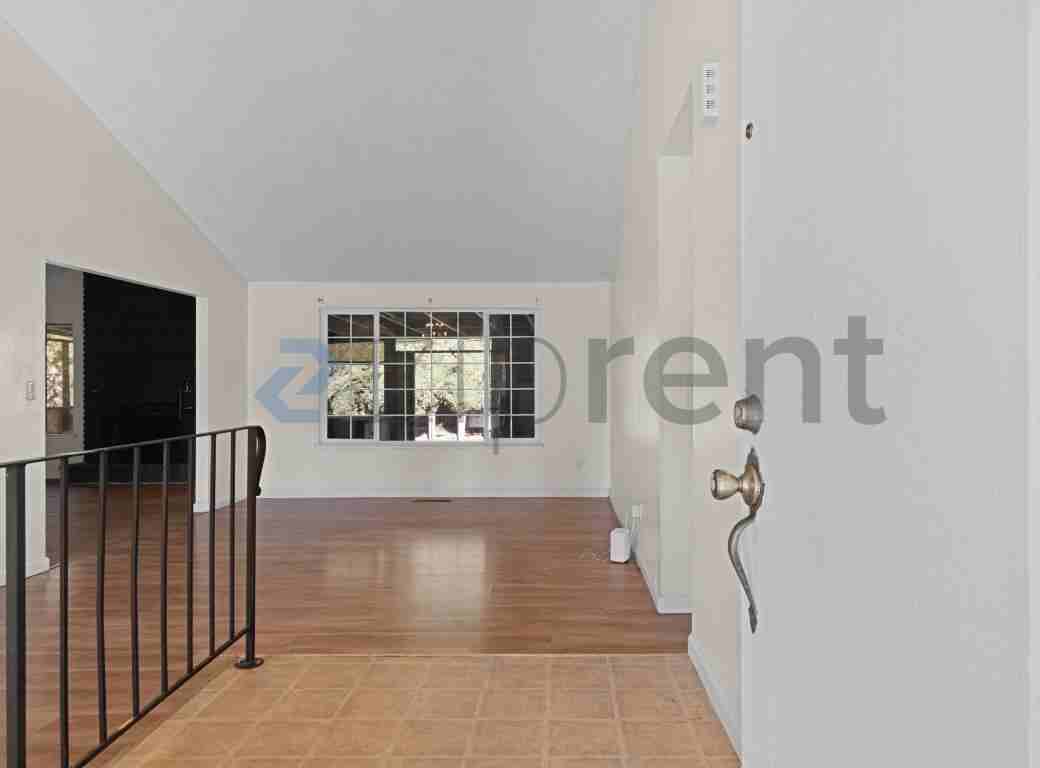 1471 Valenzuela Ct #NA - Photo 5 of 33