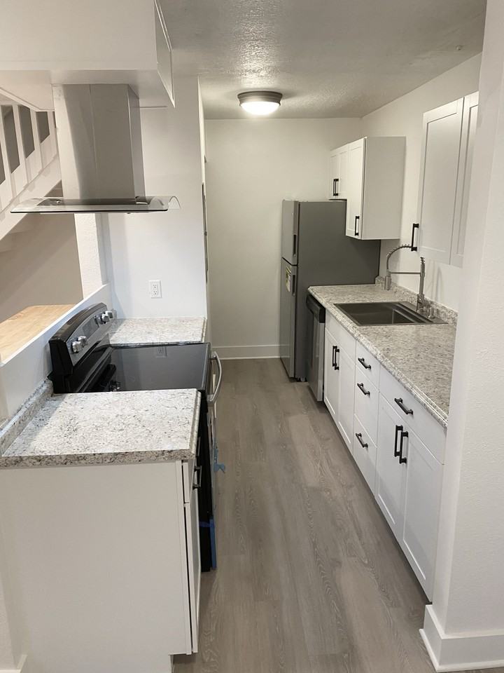 5062 Amy Dr #8 - Photo 2 of 14