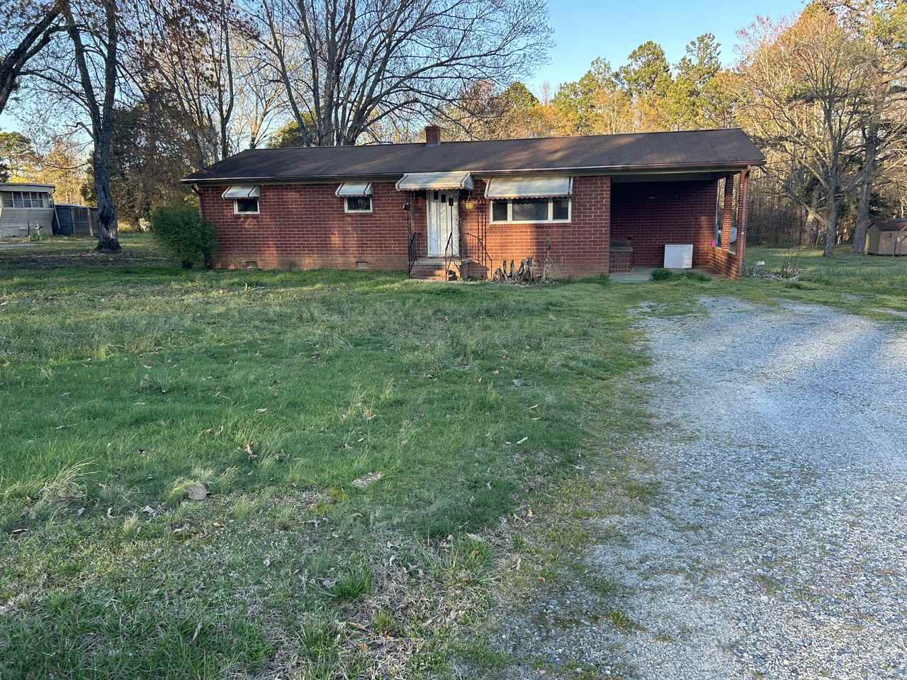 255 Victoria St - Photo 3 of 8