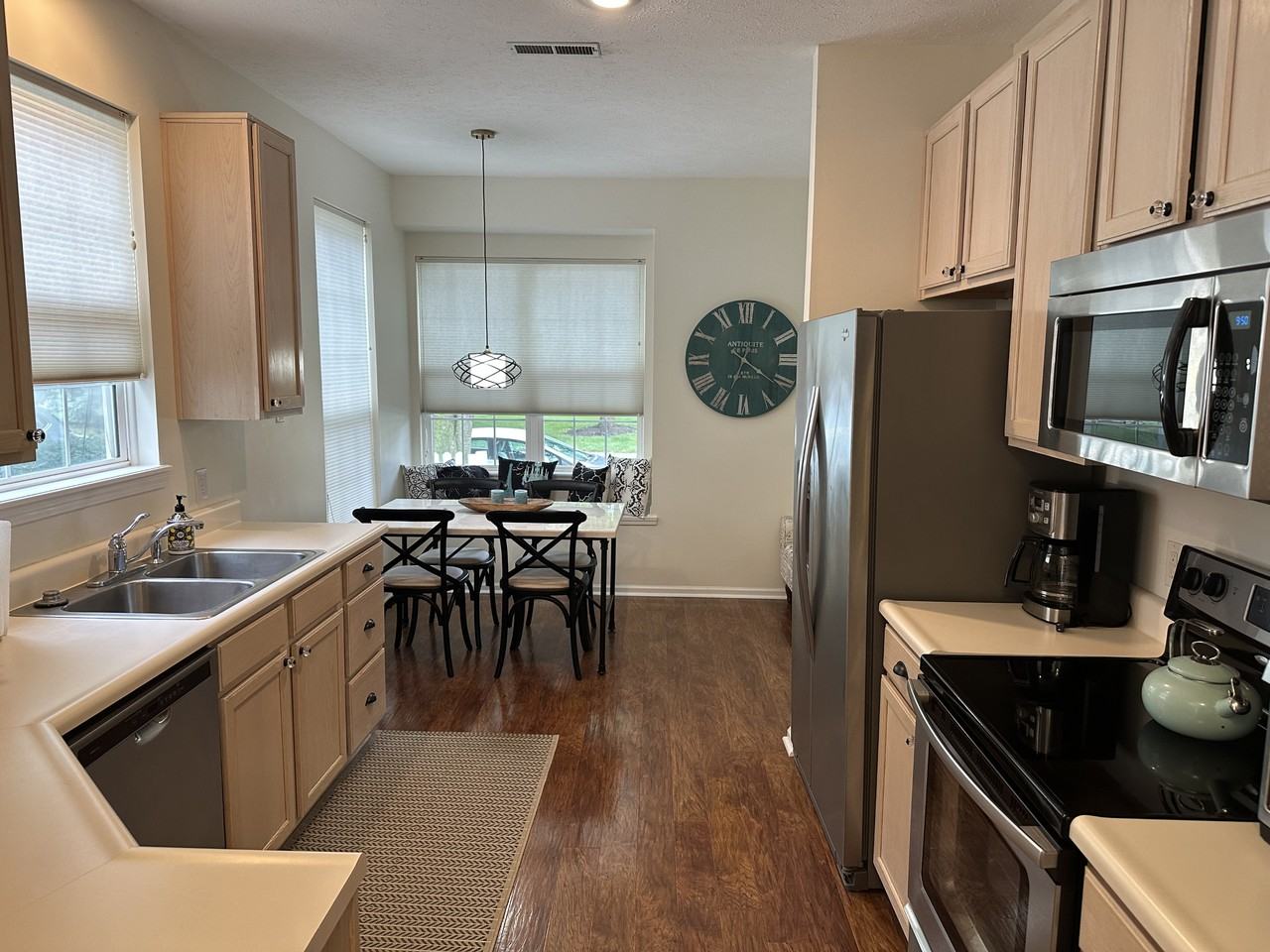 12471 Carmel Gdns - Photo 4 of 9