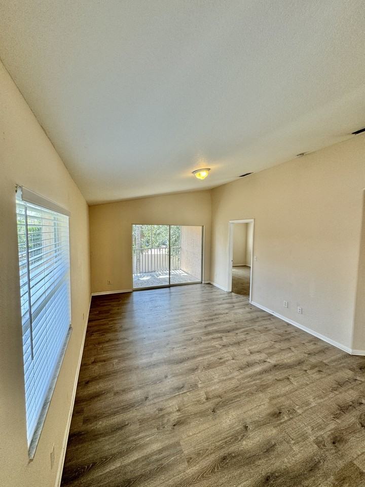 26728 Little John Ct #7 - Photo 4 of 8