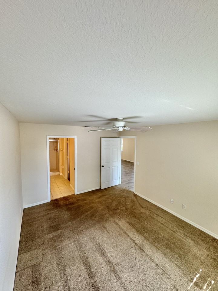 26728 Little John Ct #7 - Photo 5 of 8